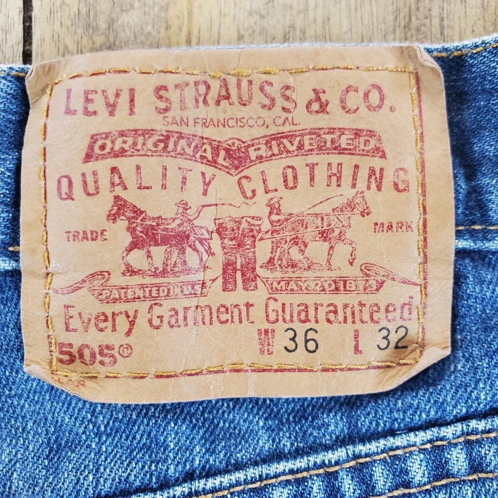 Vintage 2001 Levi's 505 Regular Fit Straight Jeans Mens 36x32 Blue Made in USA